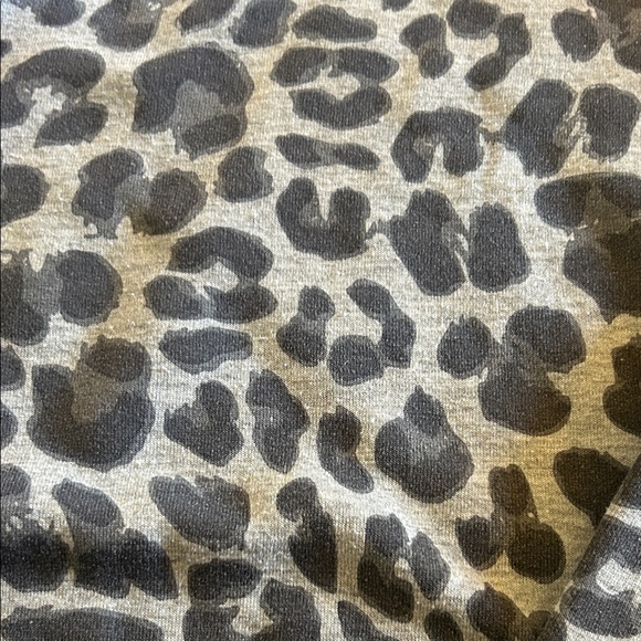 Leopard Print Crew Neck Sweater - Gray - Picture 3 of 4